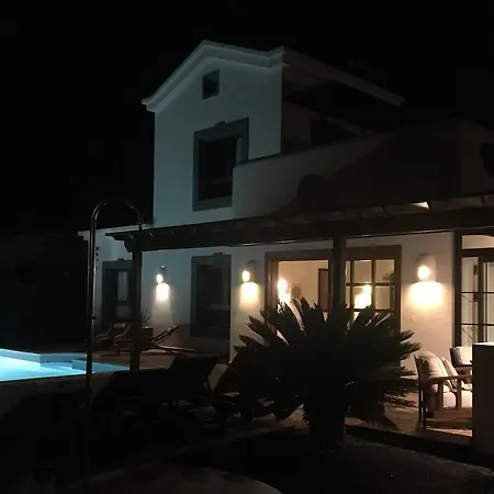 Large Luxury Lanzarote Villa